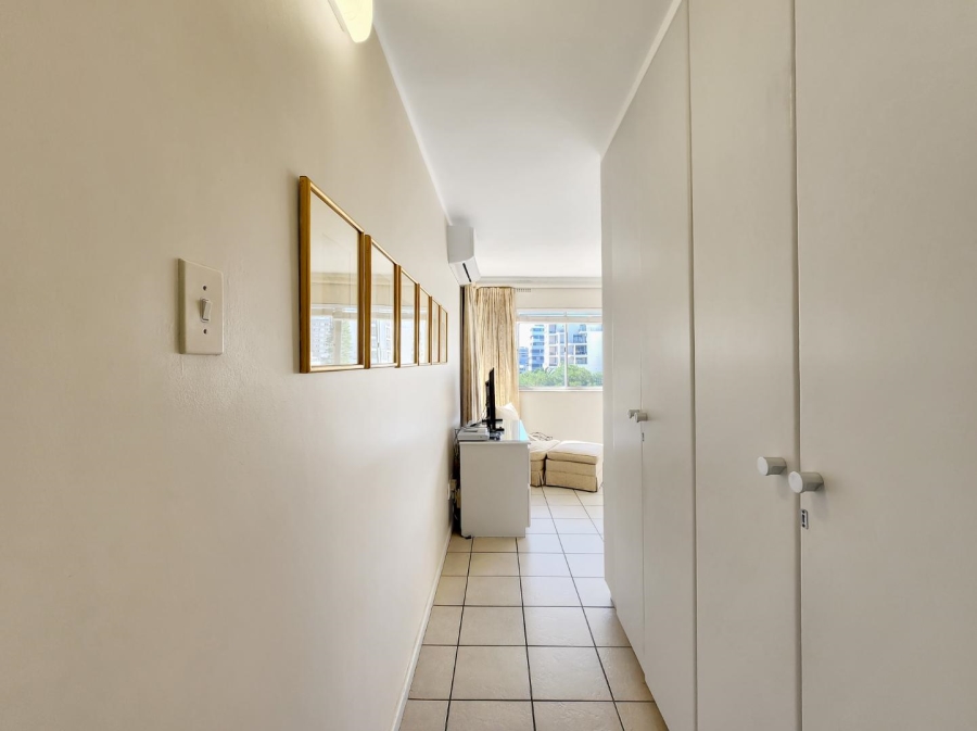3 Bedroom Property for Sale in Sea Point Western Cape